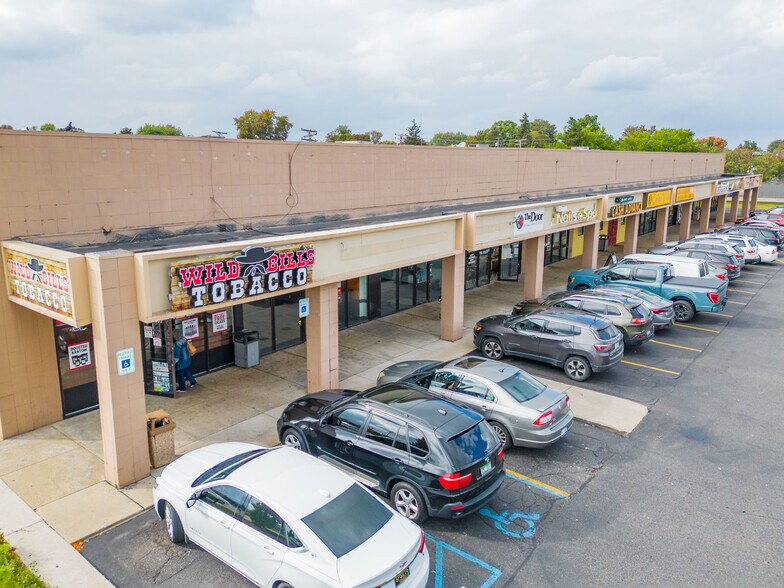 More Photos Of 25005-25029 Van Dyke Ave, Center Line Freestanding For Lease