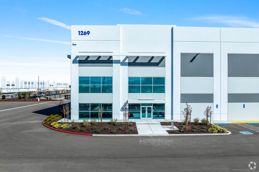 More Photos Of 1269 E Grant Line Rd, Tracy Distribution For Lease