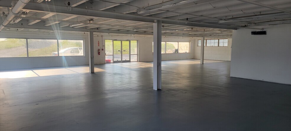 More Photos Of 585 11th St NW, Hickory Manufacturing For Lease