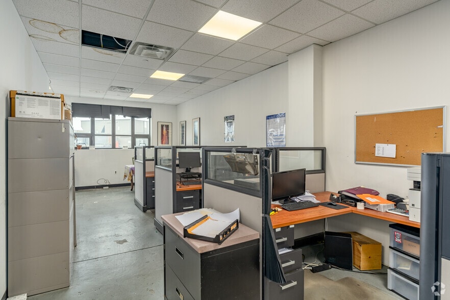 More Photos Of 3718 57th St, Woodside Distribution For Sale