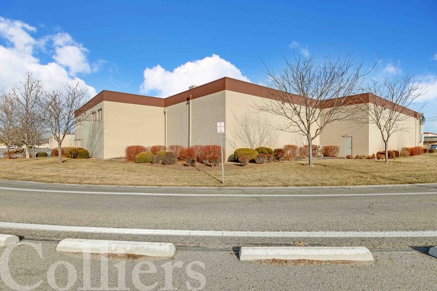 More Photos Of 11193 W Emerald St, Boise Distribution For Lease