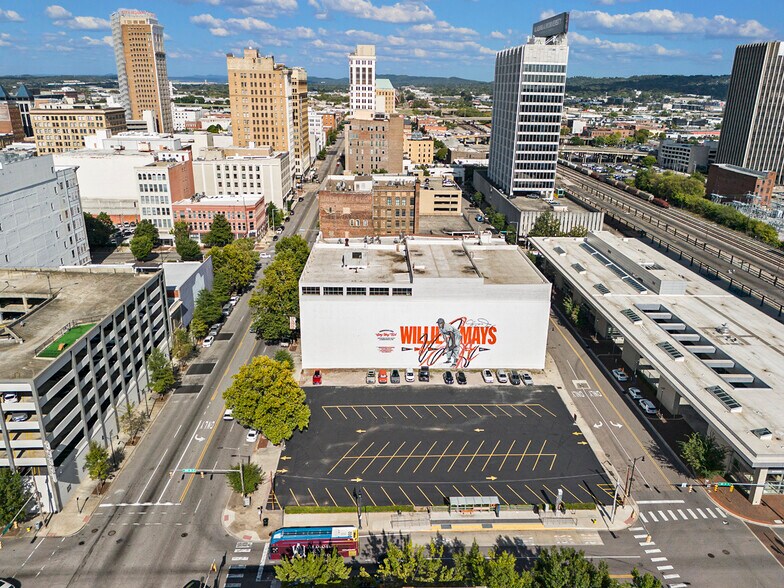 More Photos Of 1827 1st Ave N, Birmingham Apartments For Lease