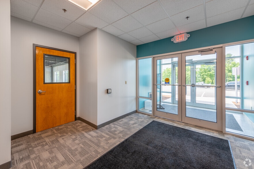 More Photos Of 198 Charlton Rd, Sturbridge Medical For Lease