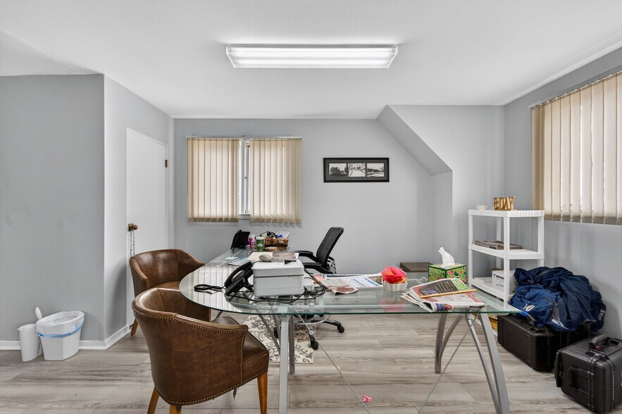 More Photos Of 2001 Capitol dr, Milwaukee Office For Sale