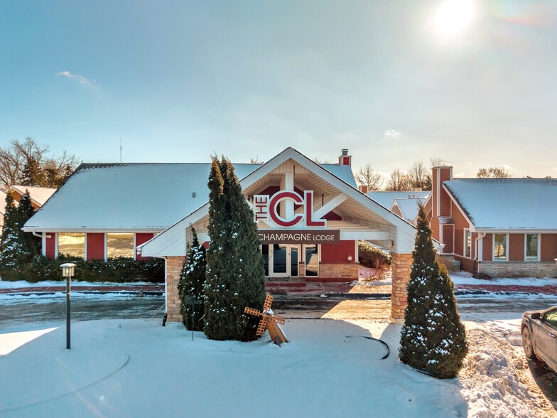 More Photos Of 16W621 S Frontage Rd, Willowbrook Hotel For Sale