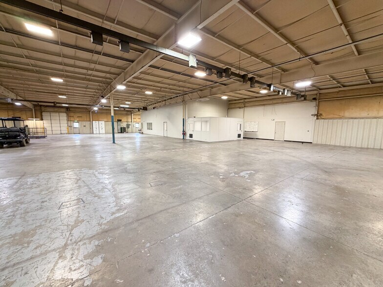More Photos Of 1011 Cedar Lake Rd SE, Decatur Warehouse For Lease
