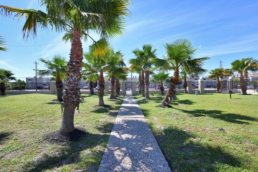 More Photos Of 621 S Richey St, Pasadena Apartments For Sale