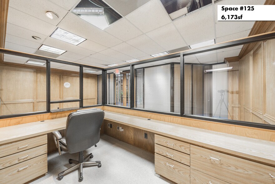 More Photos Of 1880 S Dairy Ashford Rd, Houston Office Residential For Lease