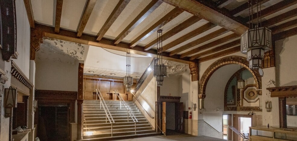 More Photos Of 8701-8735 E Jefferson Ave, Detroit Office Residential For Sale