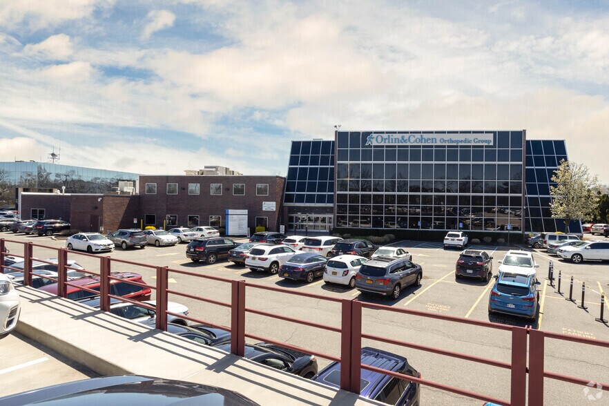 More Photos Of 1101 Stewart Ave, Garden City Medical For Lease