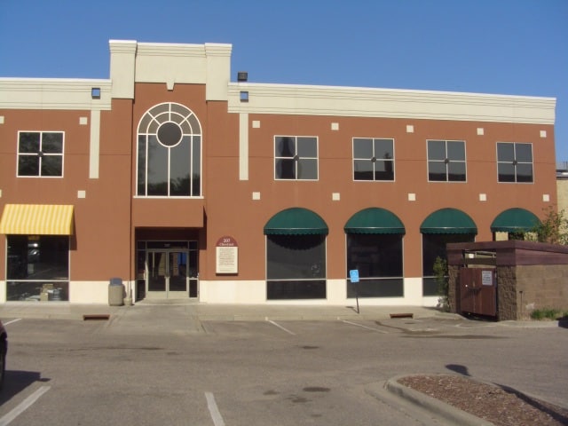 More Photos Of 207 N Chestnut St, Chaska Office For Lease