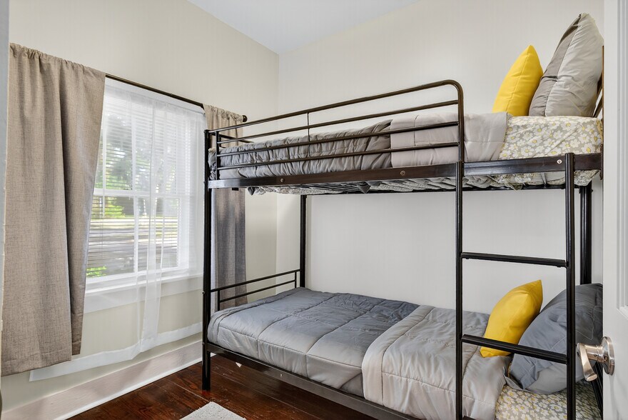 More Photos Of 765 3rd Ave, Welaka Restaurant For Sale