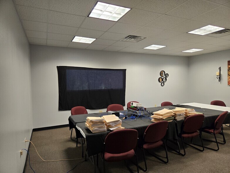 More Photos Of 700 S 10th St, McAllen Office For Sale