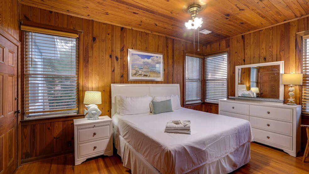 More Photos Of 15 15th St, Tybee Island Specialty For Sale