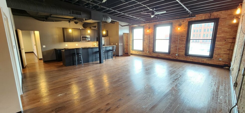 More Photos Of 25 S Huron St, Toledo Office For Lease