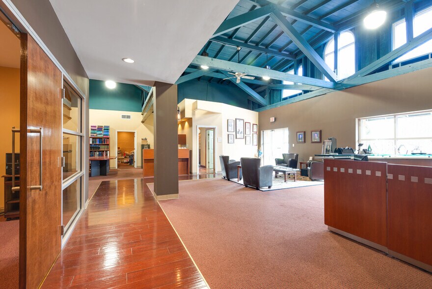 More Photos Of 122 S Calhoun St, Tallahassee Office For Lease