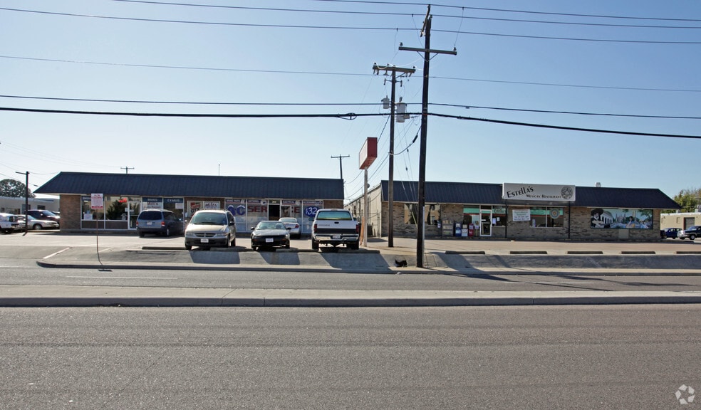 More Photos Of 1216-1286 W Arkansas Ln, Arlington Service For Lease