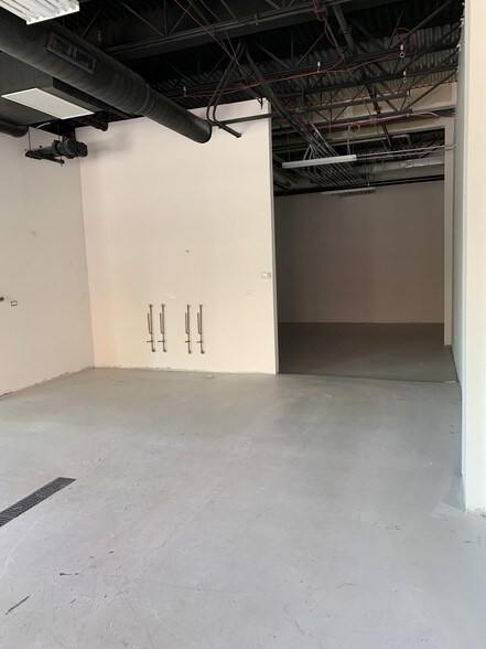 More Photos Of 2390 Esplanade Dr, Algonquin Office For Lease