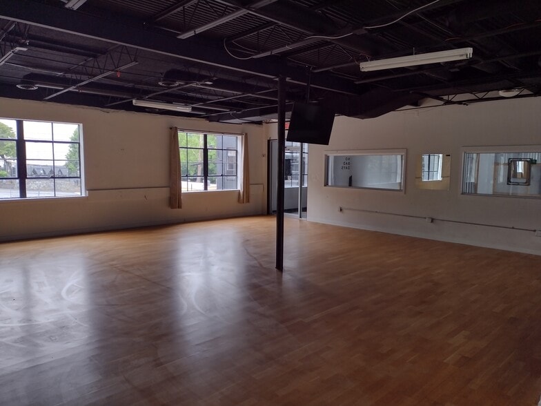 More Photos Of 728 Monroe Dr NE, Atlanta Storefront Retail Office For Lease