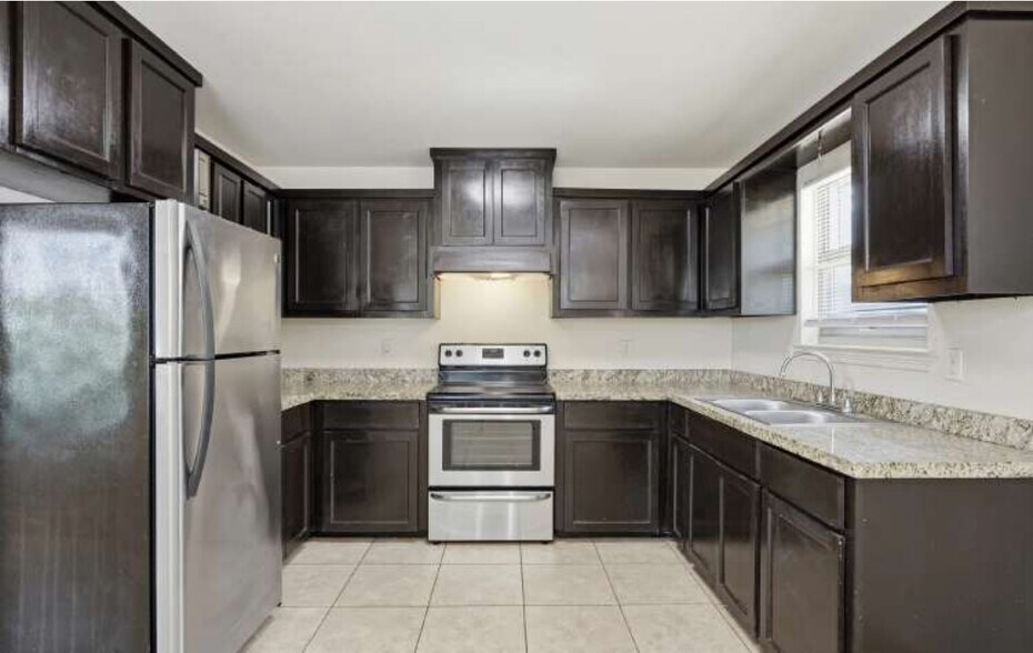 More Photos Of 2112 & 2216 Taxco Ct, Edinburg Specialty For Sale