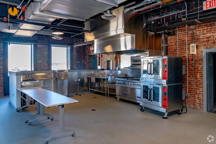 More Photos Of 500 Supor Blvd, Harrison Unknown For Lease