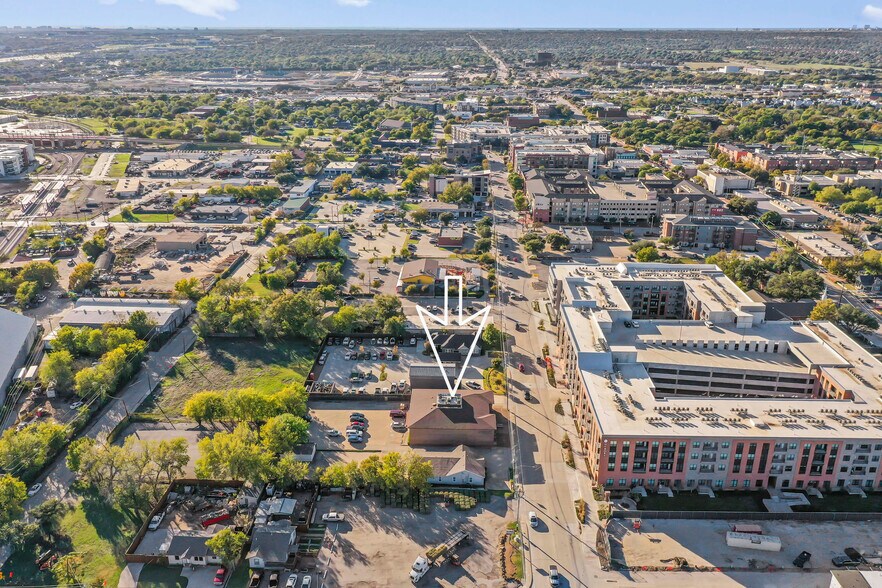 More Photos Of 1312 E 14th St, Plano Office For Sale