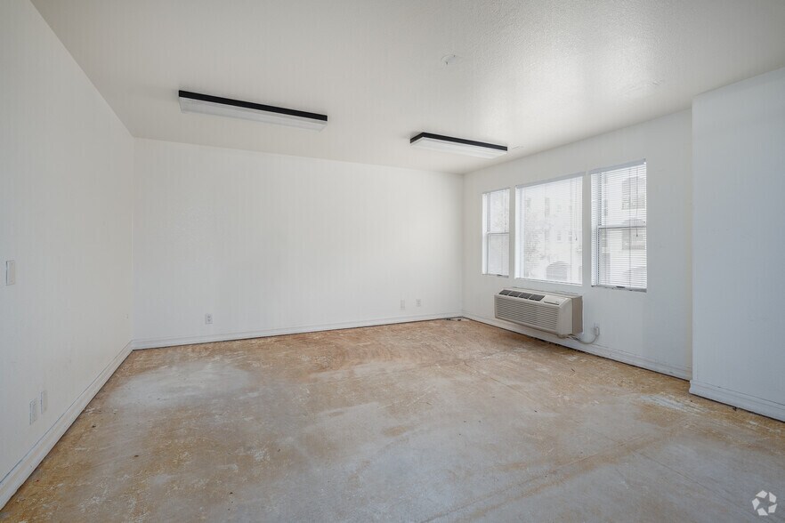 More Photos Of 1530 16th St, Sacramento Storefront Retail Office For Lease