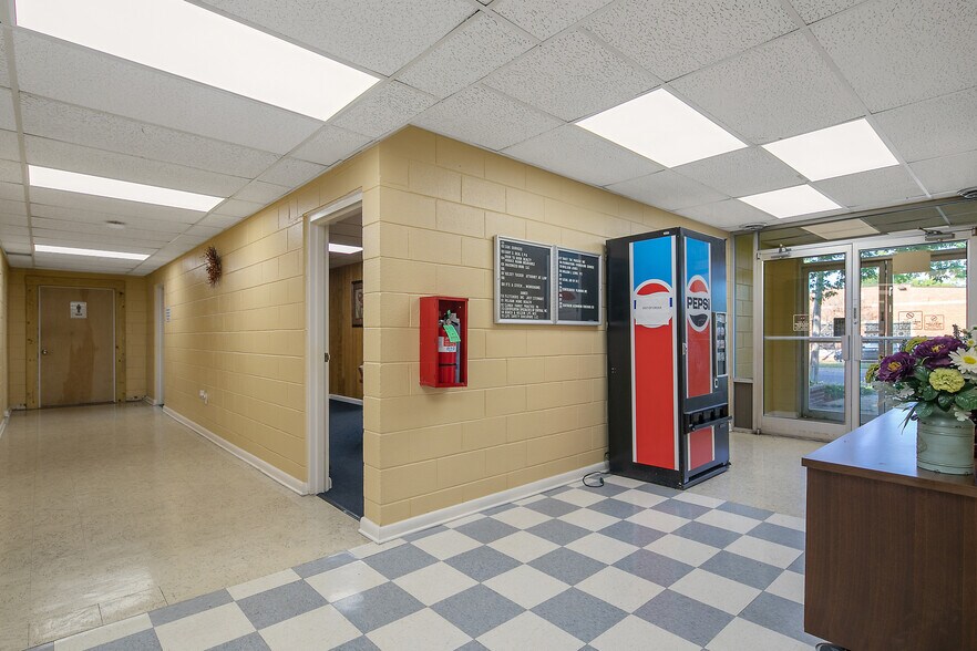 More Photos Of 214 Hawkins Ave, Sanford Medical For Sale