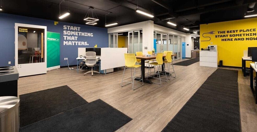 More Photos Of 8026 Franklin Av, Fort McMurray Office For Sale