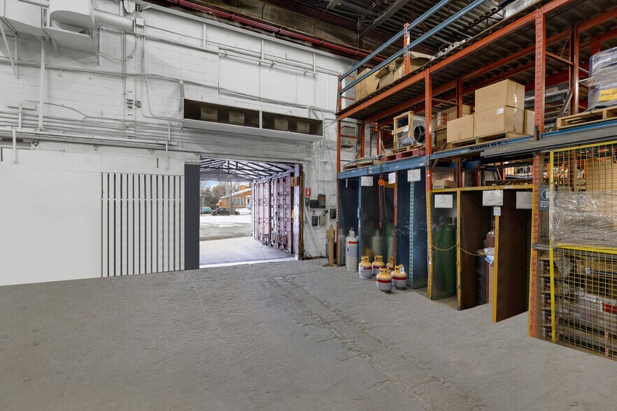 More Photos Of 262 Rue Scott, Saint-Jérôme Warehouse For Sale