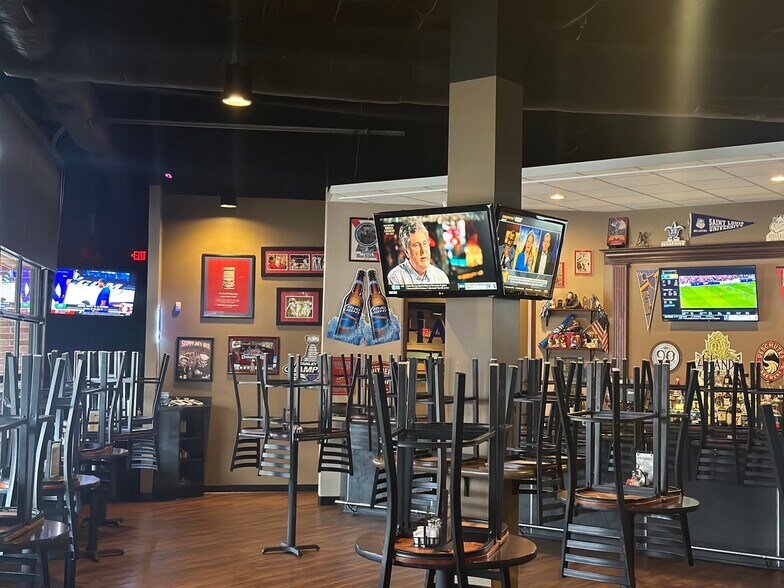 More Photos Of 510 N Theresa Ave, Saint Louis General Retail For Lease