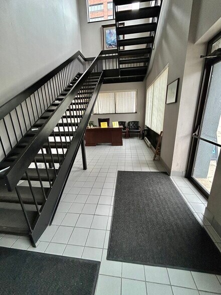 More Photos Of 333 E Ohio St, Indianapolis Medical For Lease