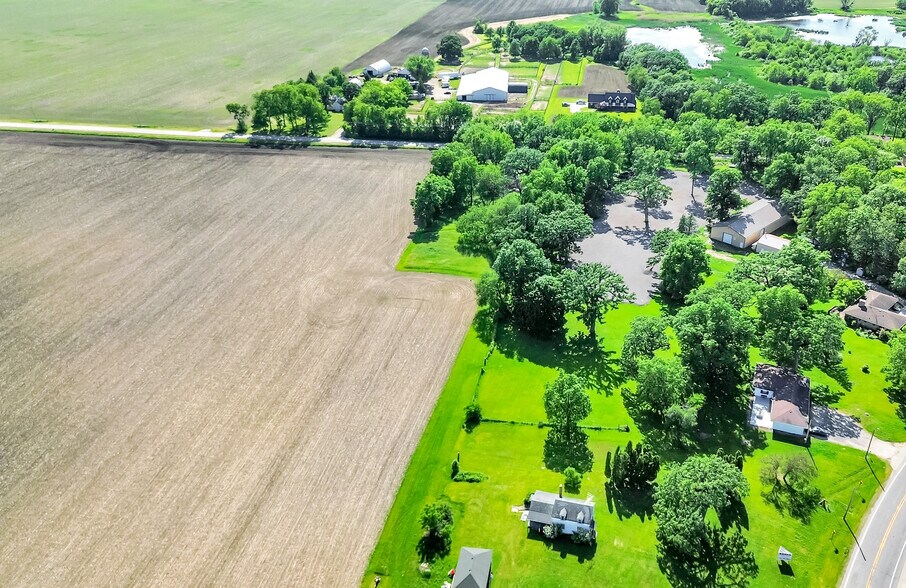 More Photos Of 41W597 US Highway 20, Hampshire Flex For Sale