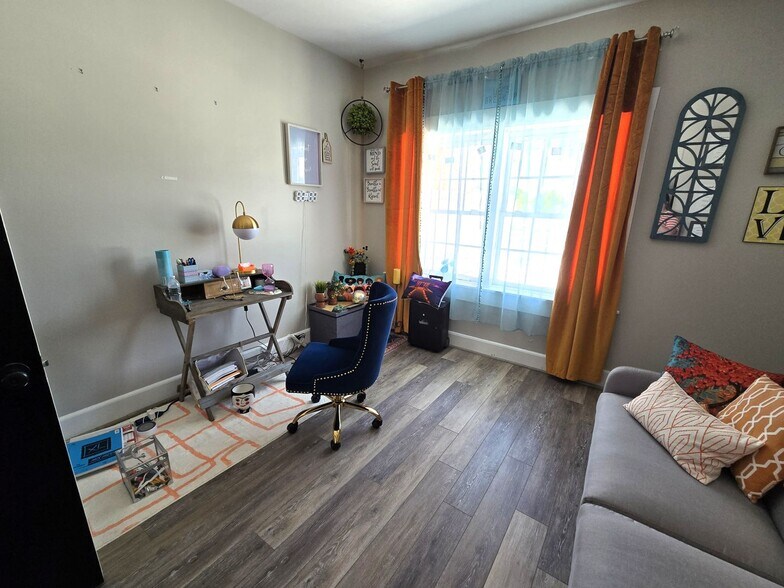 More Photos Of 118 Main St, Lenoir Storefront Retail Office For Lease