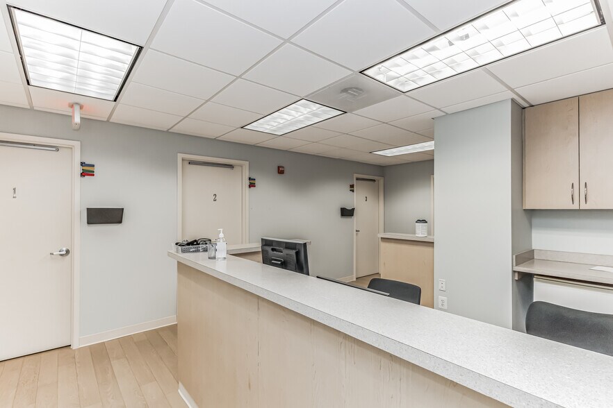 More Photos Of 131 Elden St, Herndon Medical For Sale