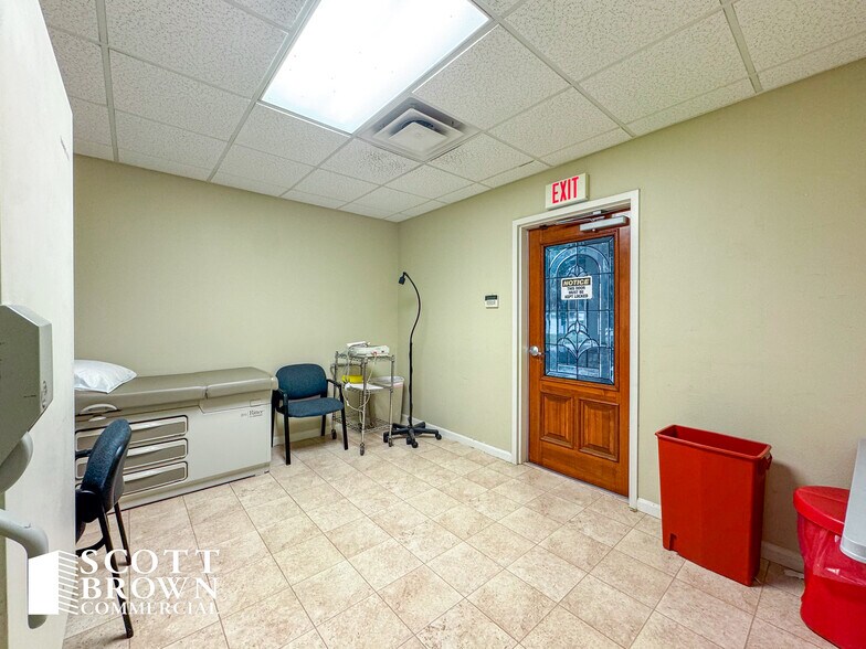More Photos Of 3303 Colorado Blvd, Denton Medical For Lease