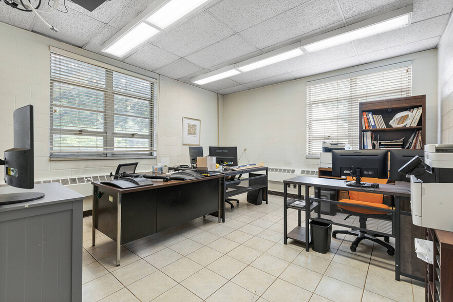 More Photos Of 520 E Bruceton Rd, Pittsburgh Freestanding For Sale