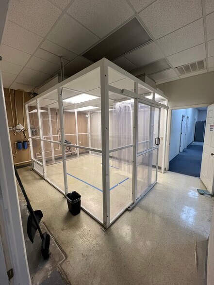 More Photos Of 1908-1910 NW 67th Pl, Gainesville Light Manufacturing For Sale