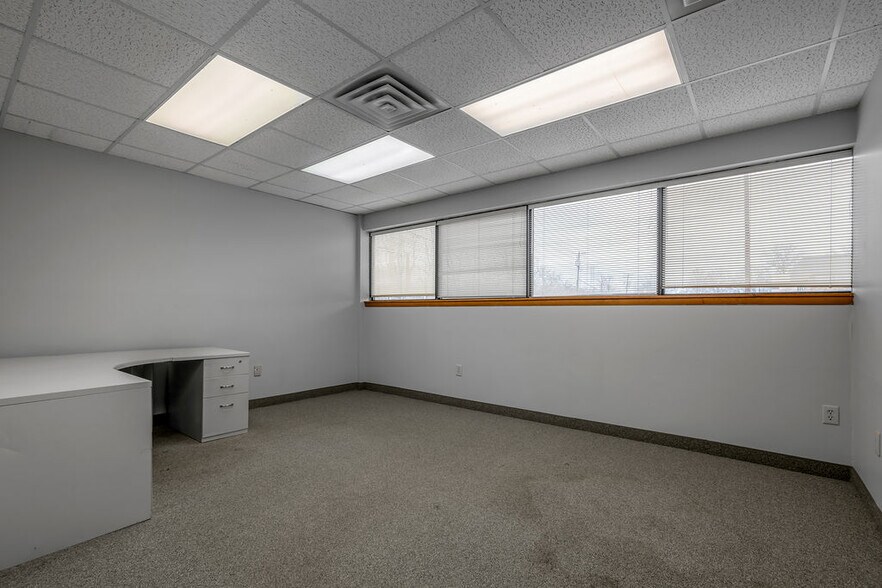 More Photos Of 2425 Regency Rd, Lexington Office For Sale
