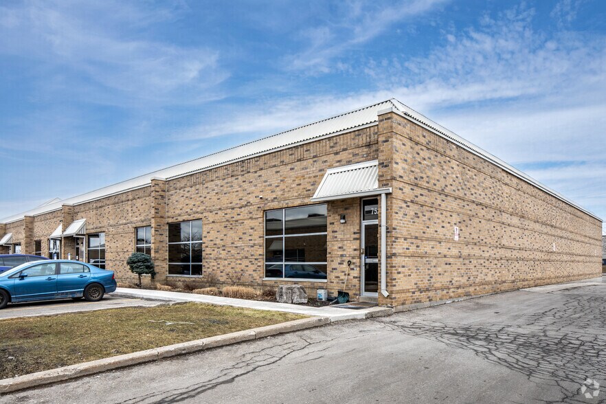 More Photos Of 7502-7526 Bath Rd, Mississauga Warehouse For Lease