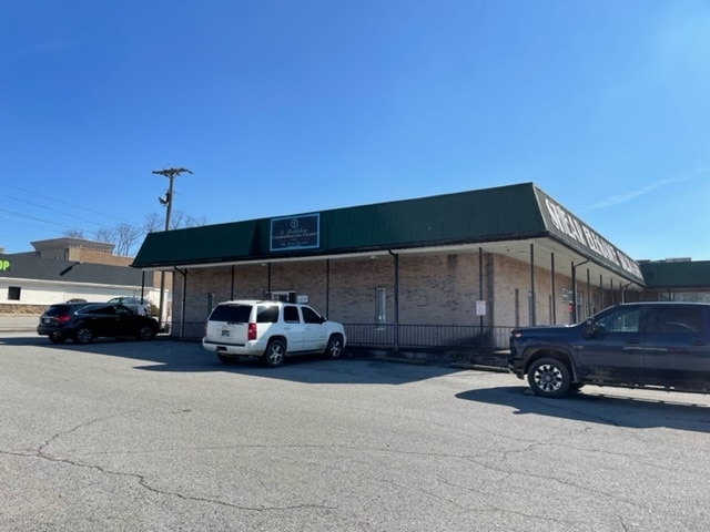 More Photos Of 2121 Wilma Rudolph Blvd, Clarksville General Retail For Lease