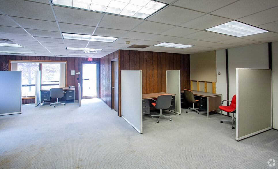 More Photos Of 37 Colonel Lindbergh Ln, Moscow Airport For Sale