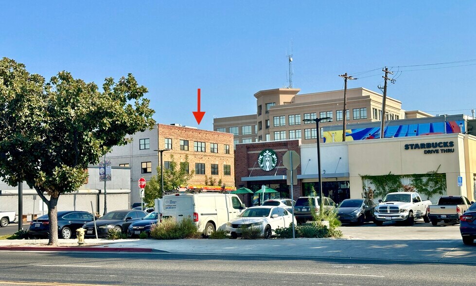 Primary Photo Of 915-917 J St, Modesto General Retail For Sale