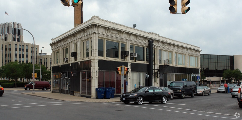 More Photos Of 308 W Genesee St, Syracuse Freestanding For Lease