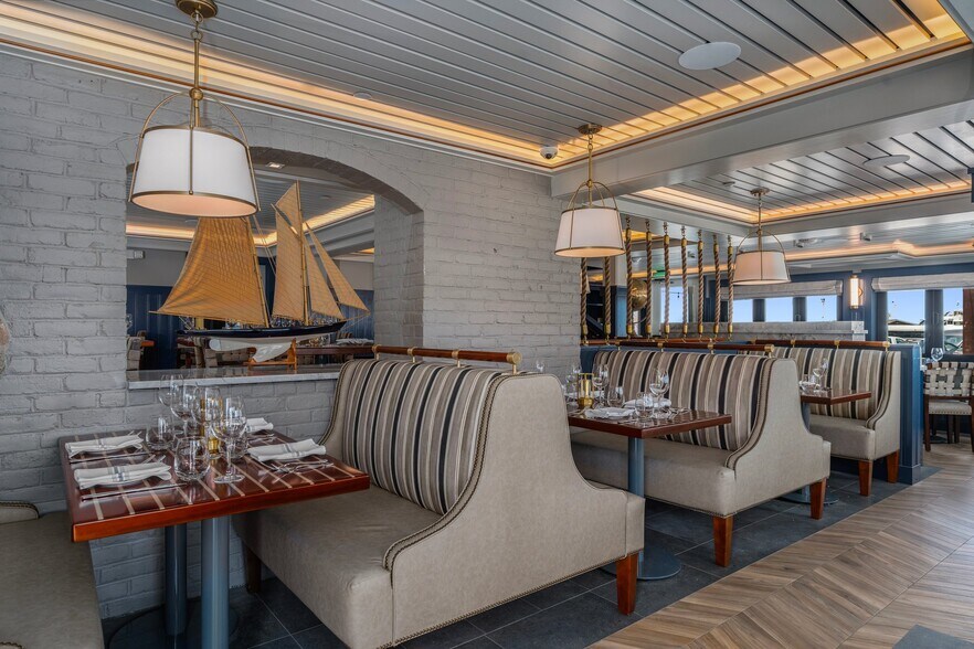 More Photos Of 212 Water St, Block Island Storefront For Sale