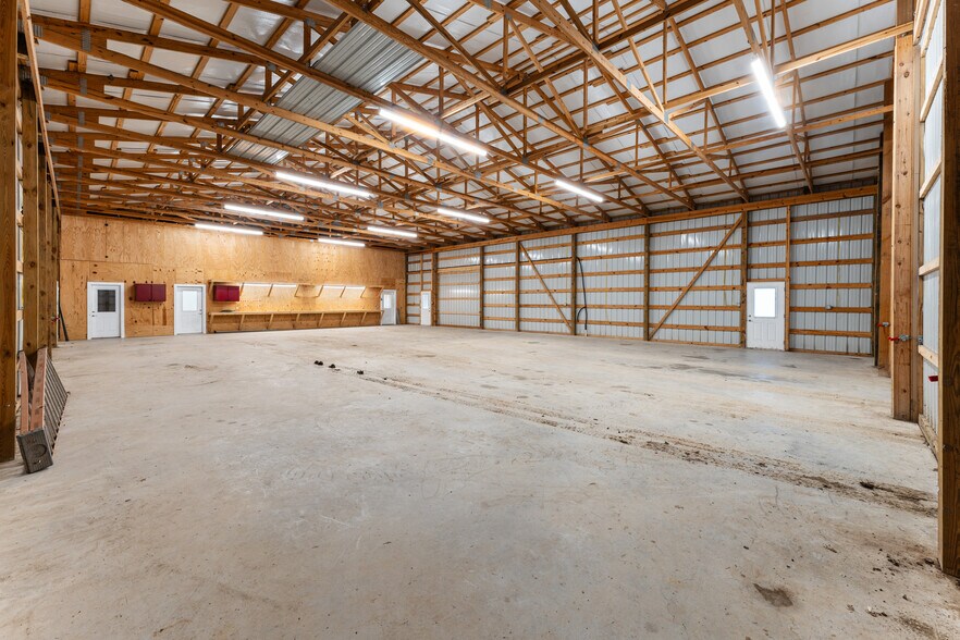 More Photos Of 9702 Surrey Ln, Richmond Light Distribution For Sale