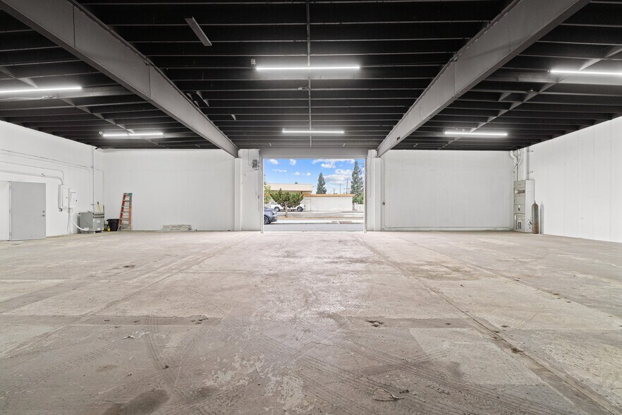 More Photos Of 2119 S Atlantic Blvd, Commerce Manufacturing For Lease