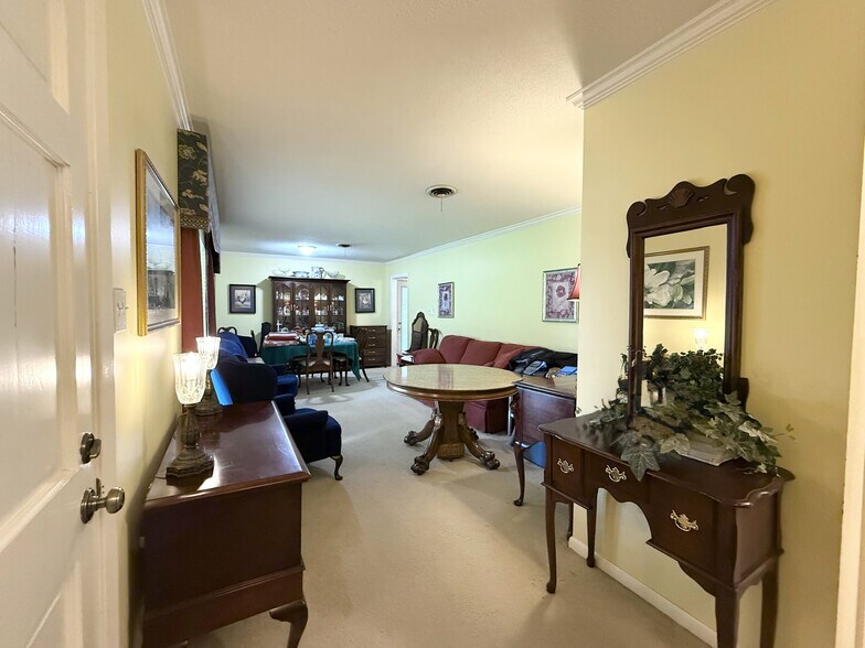 More Photos Of 608 S Pine St, Cabot Flex For Sale