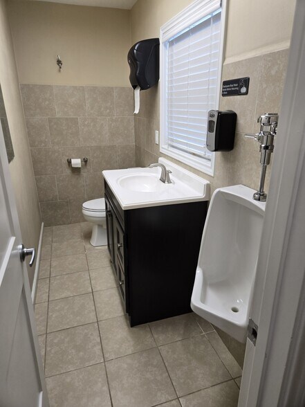 More Photos Of 6414 E Houston Rd, Houston Office For Lease