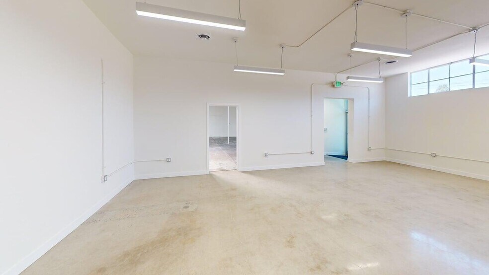 More Photos Of 2828 E 14th St, Long Beach Service For Lease